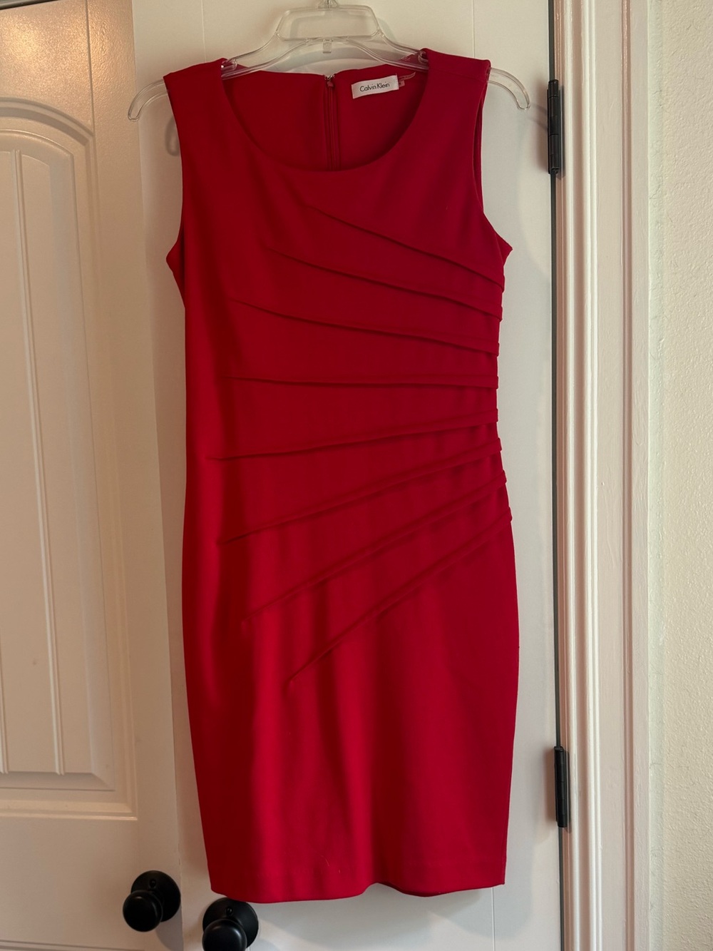 Calvin Klein Red Sunburst Pleat Sleeveless Stretch Crepe Sheath Dress Womens 4